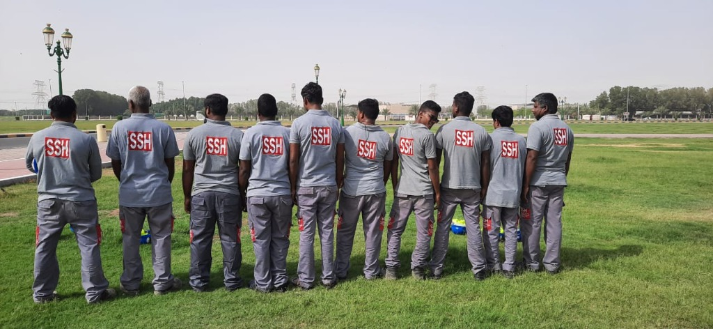 Skilled Dubai Manpower supply team at work